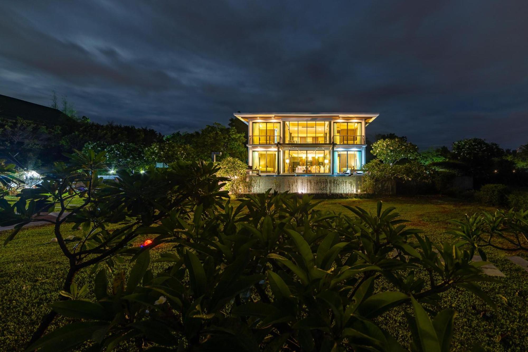 Beachfront Modern 4 Bedroom Pool Villa - Rv HHQ Exterior foto